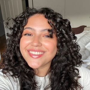 Meet your Posher, Camila